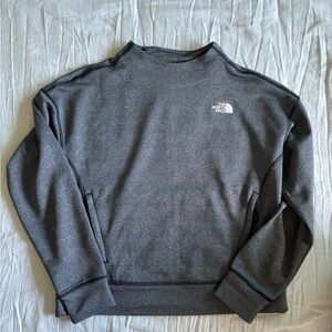 The North Face Women’s Size M Lightweight Top with Zipper Pockets in Dark Gray